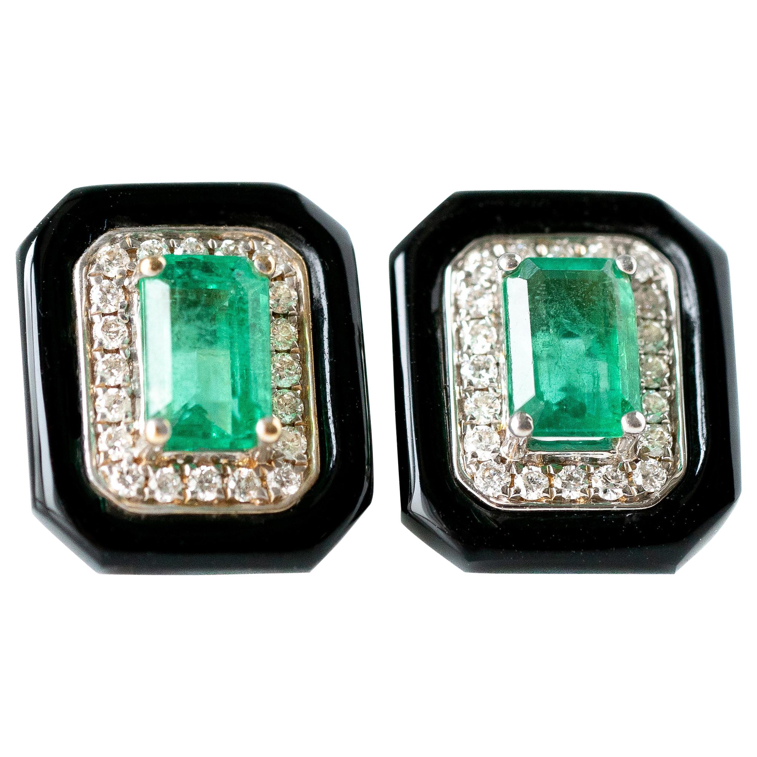 Diamant- und Smaragd-Ohrstecker aus 14 Karat zweifarbigem Gold und Onyx