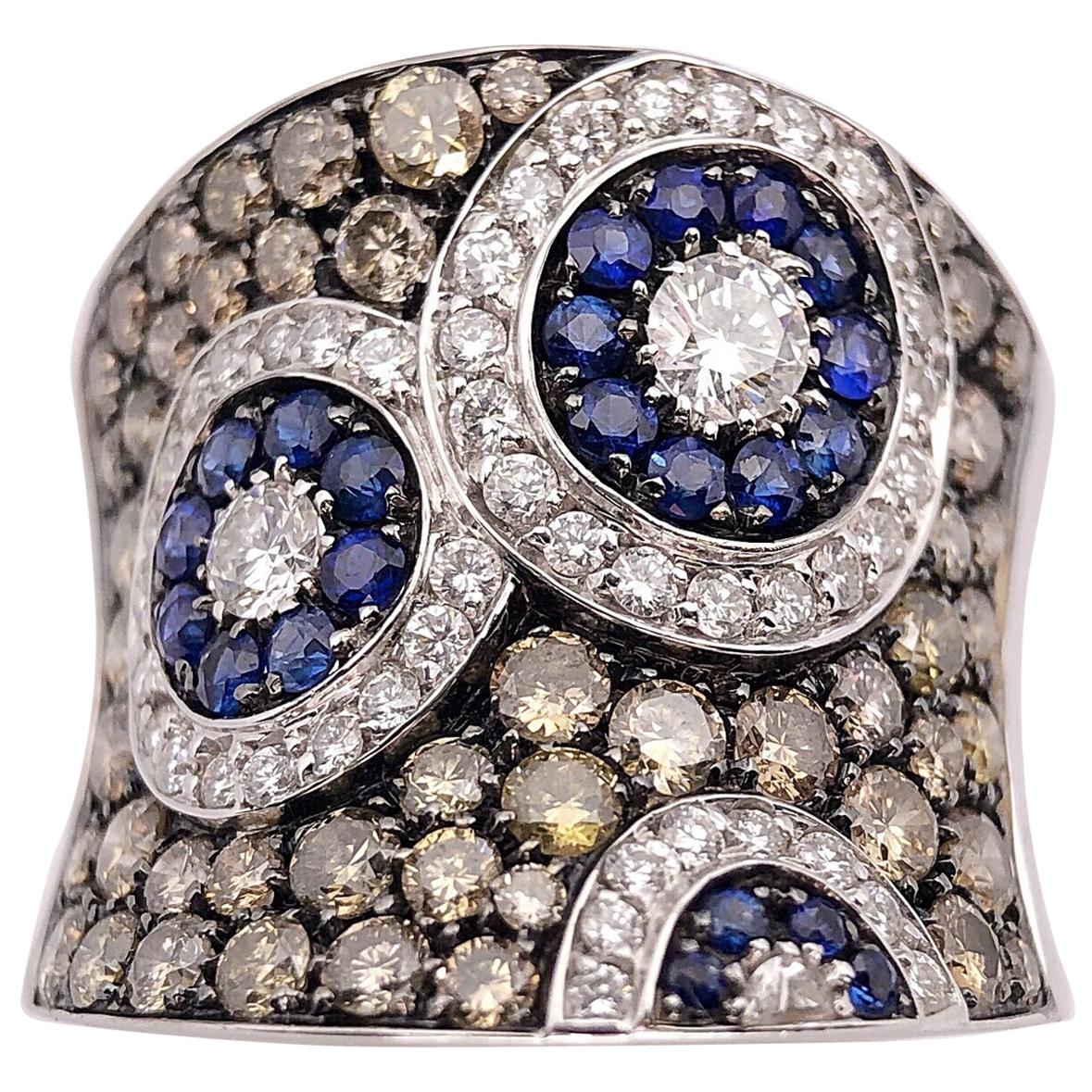Or 18 carats, diamants bruns et blancs de 1,70 carat et saphirs bleus Cellini Jewelers