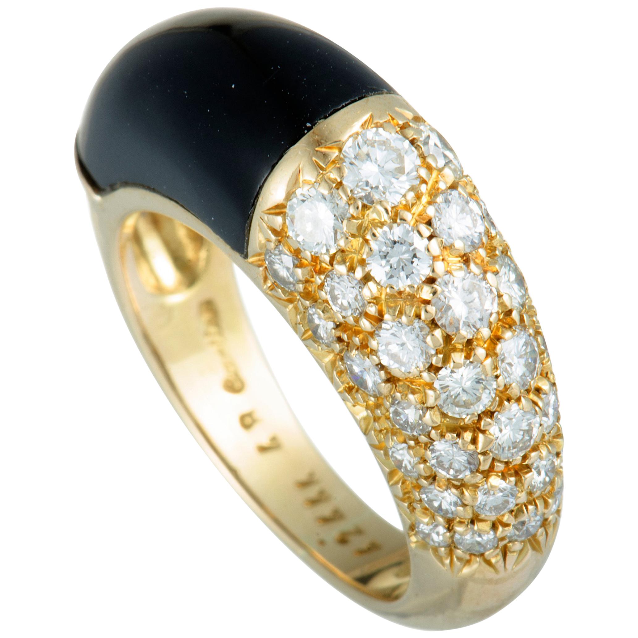 Cartier Vintage Diamonds and Onyx Small Yellow Gold Bombe Ring