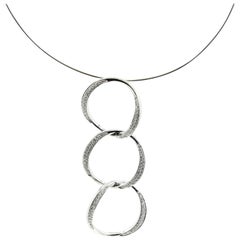 18 Karat White Gold and 2.61 Carat Triple Loop Pendant Necklace
