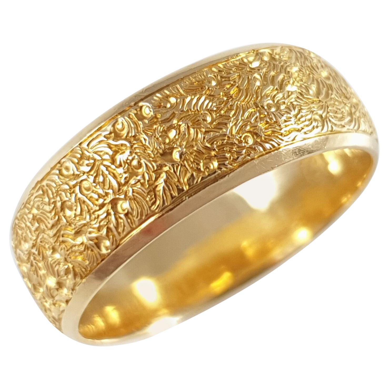 Antique Victorian 18 Karat Yellow Gold Engraved Wedding Band Ring 1881