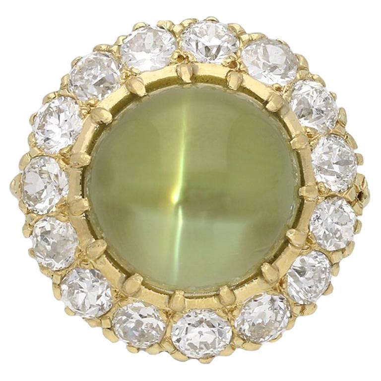 Antique Cat's Eye Chrysoberyl and Diamond Coronet Cluster Ring, circa 1900 For Sale