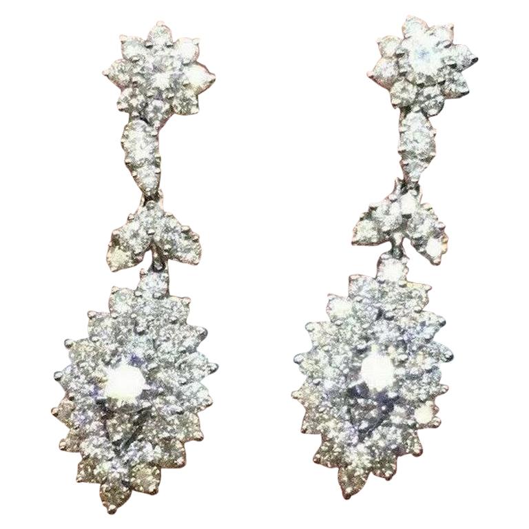 14 Karat Gold 4.00 Carat F VS Diamond Dangle Drop Pendant Earrings For Sale