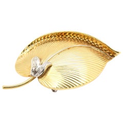 0.22 Carat Diamond 18 Karat Yellow Gold Leaf Pin