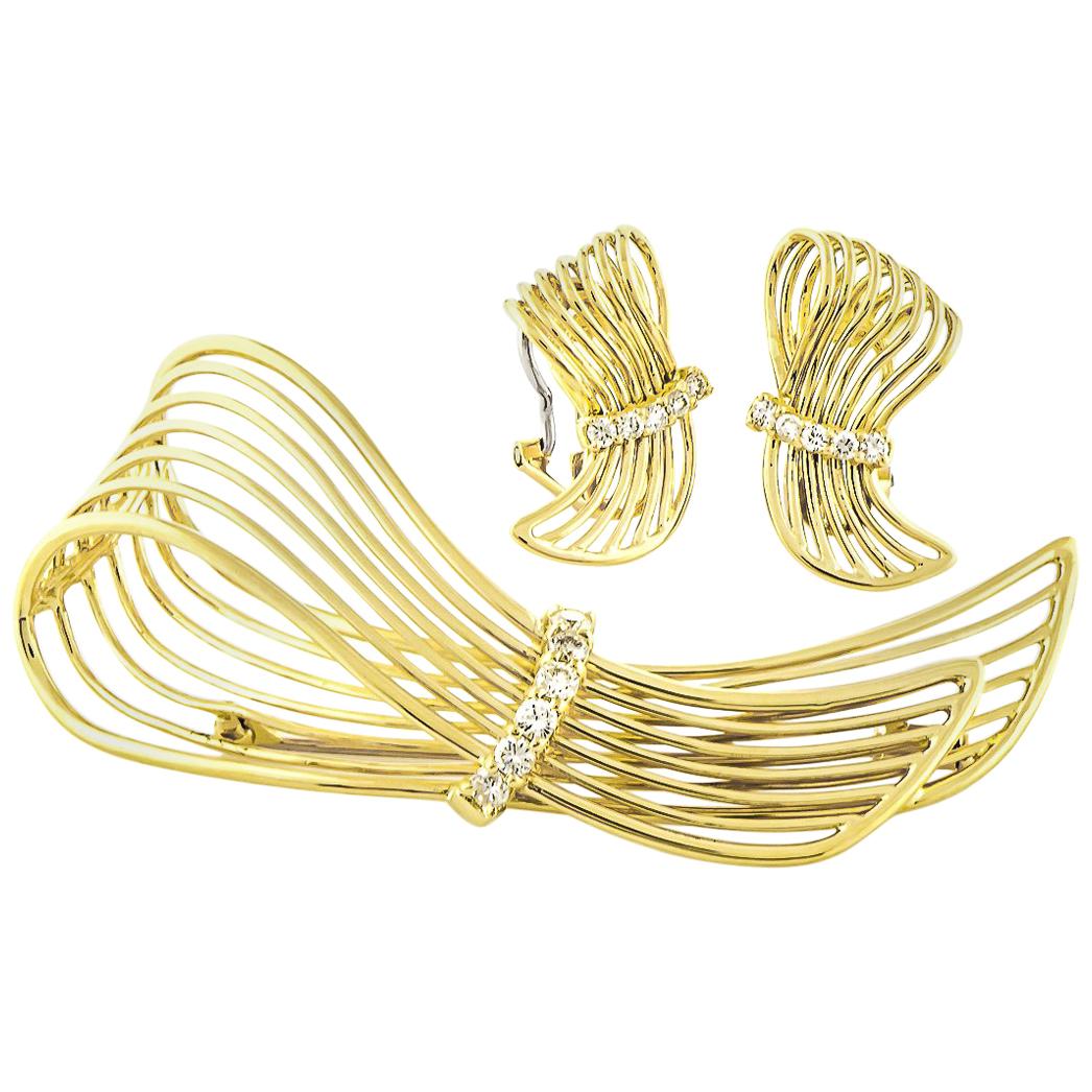 18 Karat Yellow Gold Diamond Wire Ribbon Earrings and Pin
