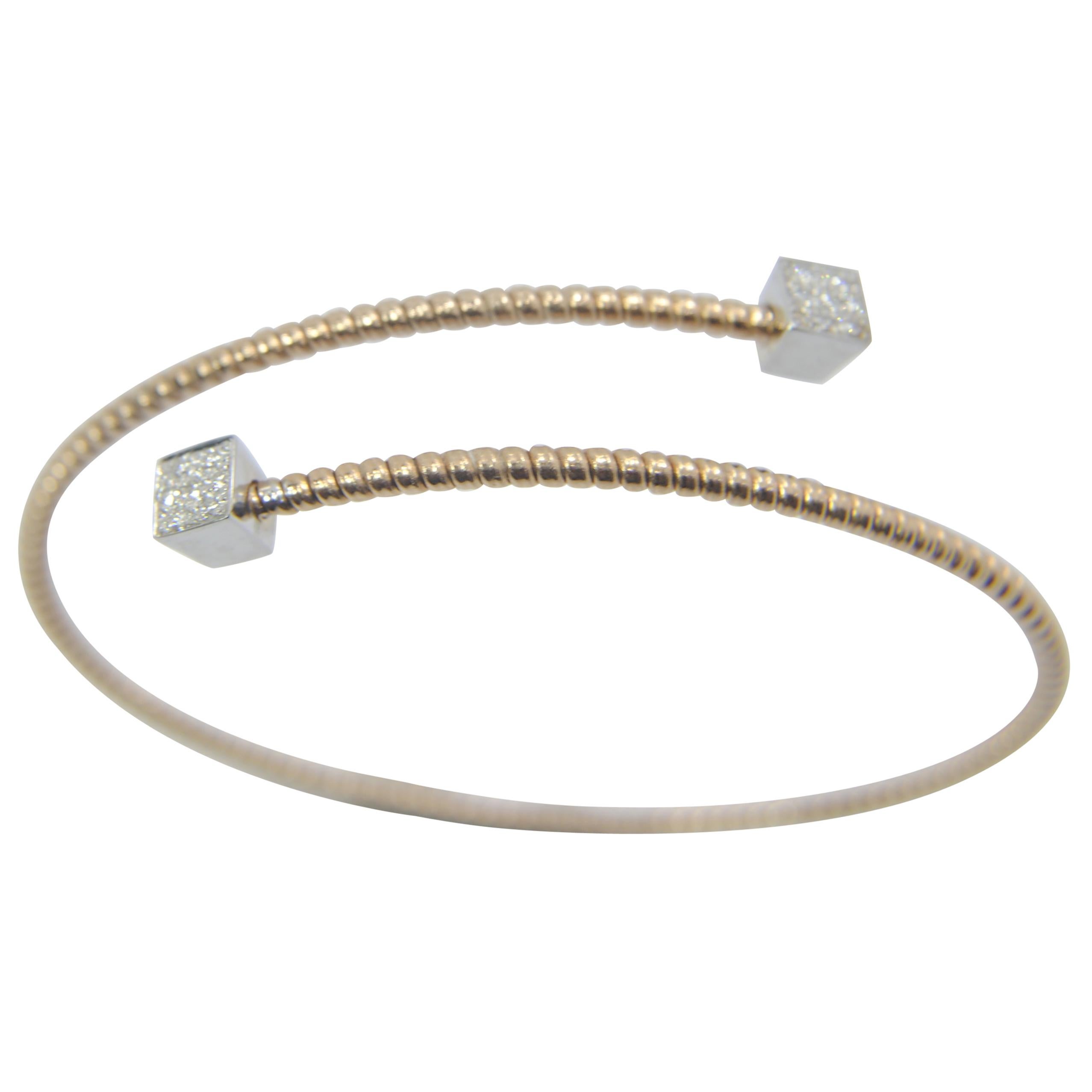 K DI Kuore 18 Karat Gold 6.6 Gr and 0.18 Carat Diamonds Bangle Bracelet