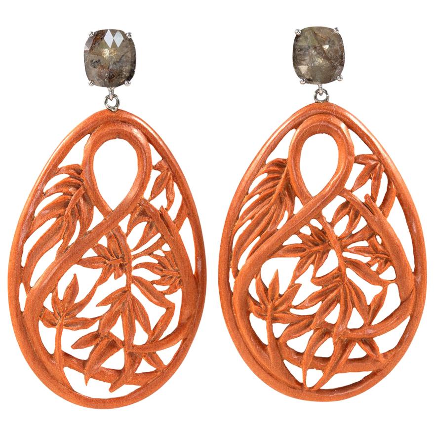 Earrings in 18 Karat White Gold with Carved Bamboo and Diamond