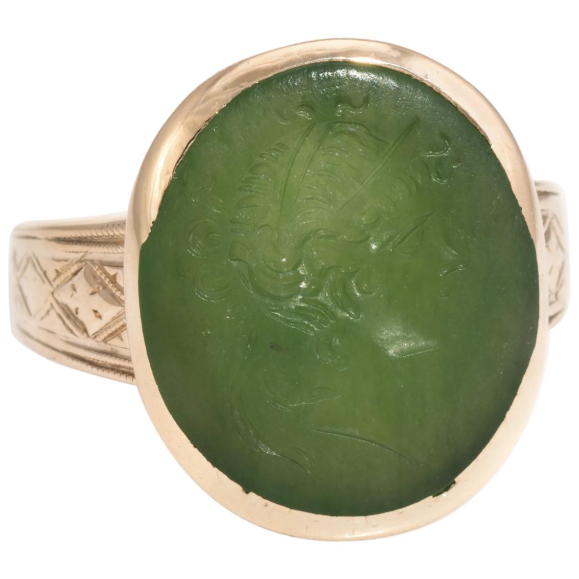 Antique Victorian Intaglio Ring Green Agate 10 Karat Yellow Gold Soldier Warrior
