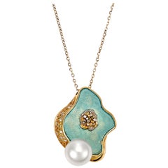 Giulians Contemporary 18k Cygent Bay South Sea Pearl and Sapphire Pendant