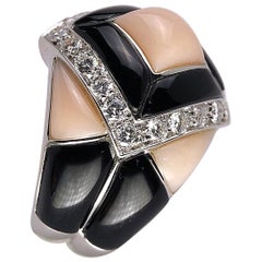 Retro Oro Trend 18 Karat White Gold, .85 Carat Diamond, Black Onyx and Pink Coral Ring