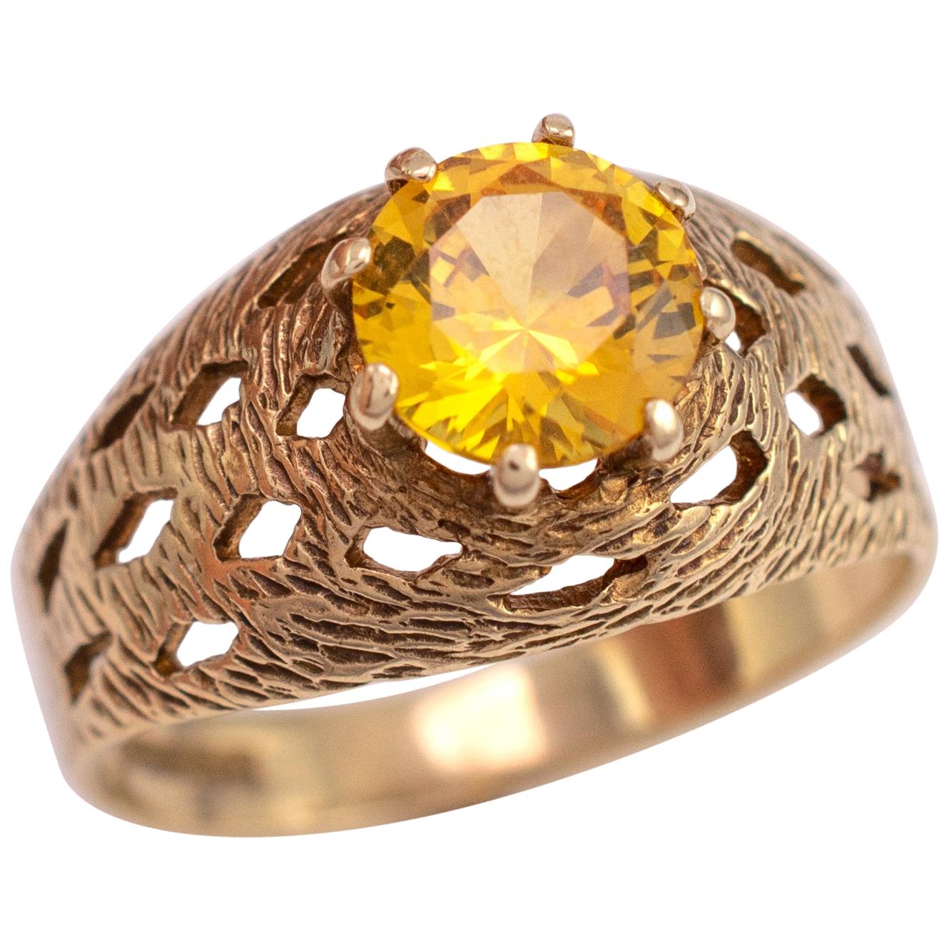 Vintage 19780s Chunky Citrine Solitaire Ring 9 Karat Gold Hallmark Dated 1974 For Sale