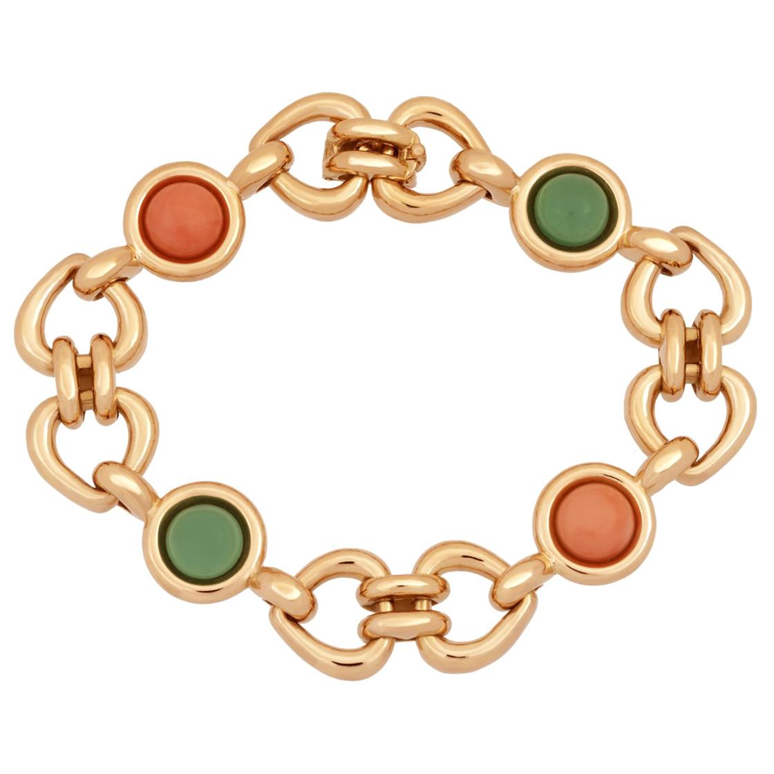 Van Cleef & Arpels 18k Yellow Gold Coral and Green Chalcedony Heart  Bracelet For Sale