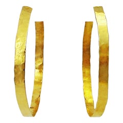 Boucles d'oreilles en or jaune 18 carats martelé:: forgées à la main