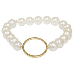 14 Karat Gold Cultured Freshwater Pearl Bracelet with Circle Shape Center