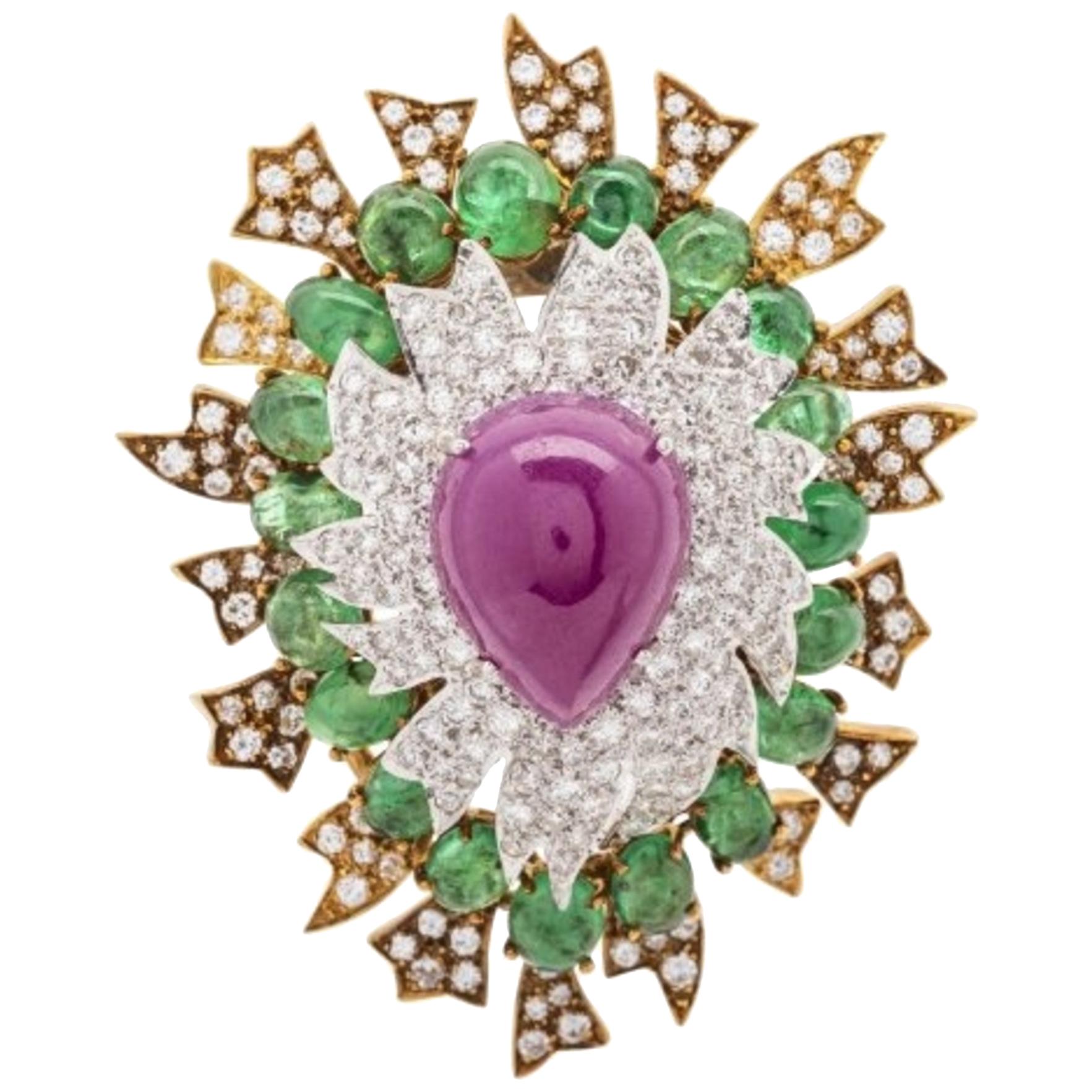 Exquisite Rubin-, Diamant- und Smaragdbrosche