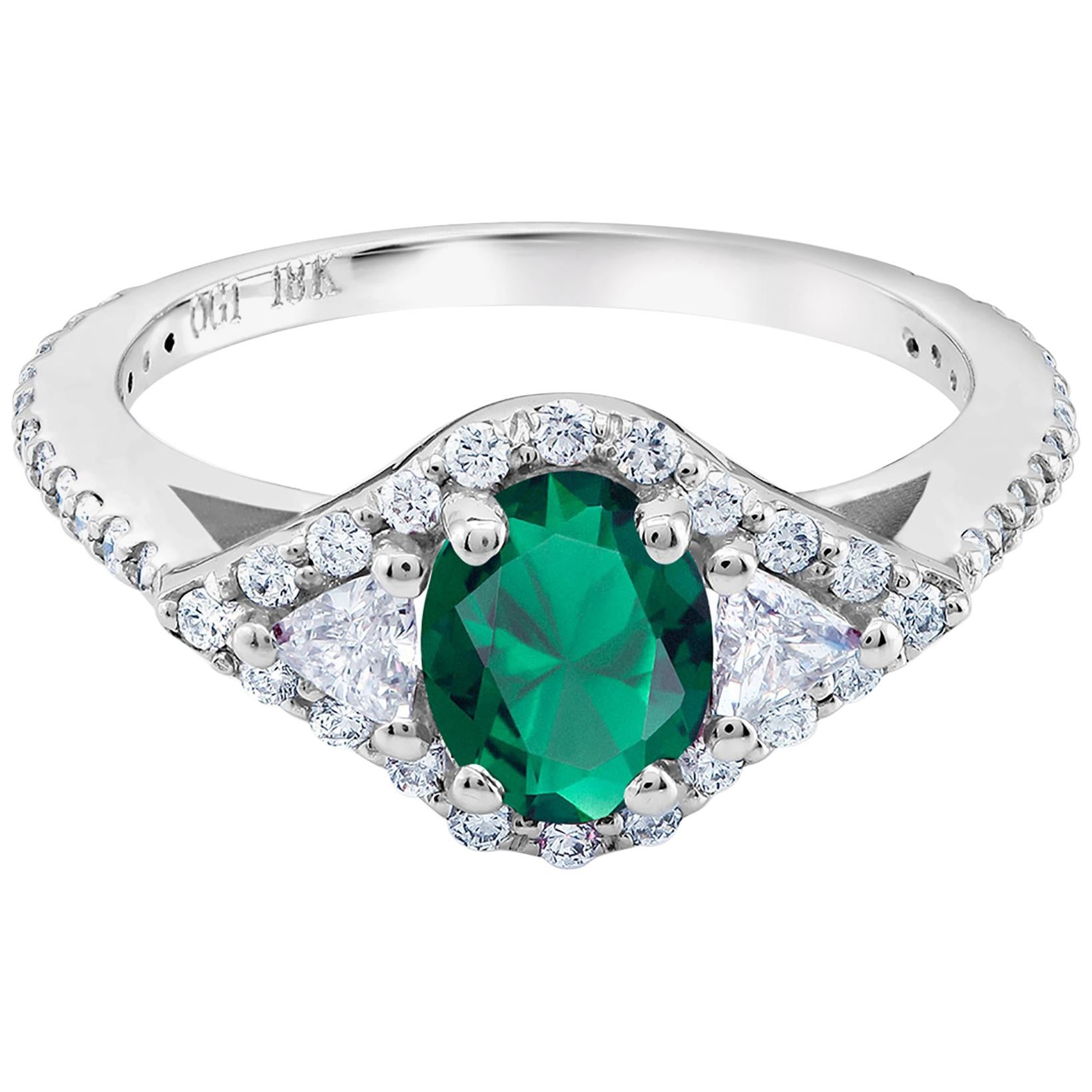18 Karat White Gold Emerald Diamond Cocktail Ring Weighing 1.68 Carat   In New Condition In New York, NY