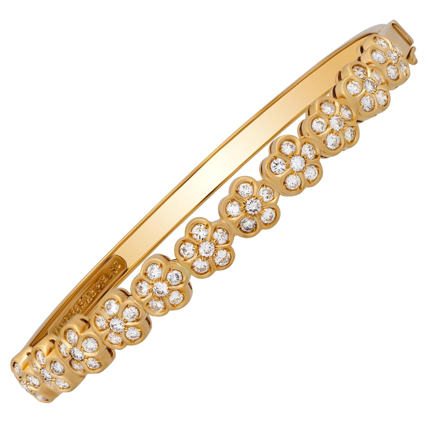 Van Cleef & Arpels 18 Karat Gelbgold Diamant-Trefle-Armband im Angebot