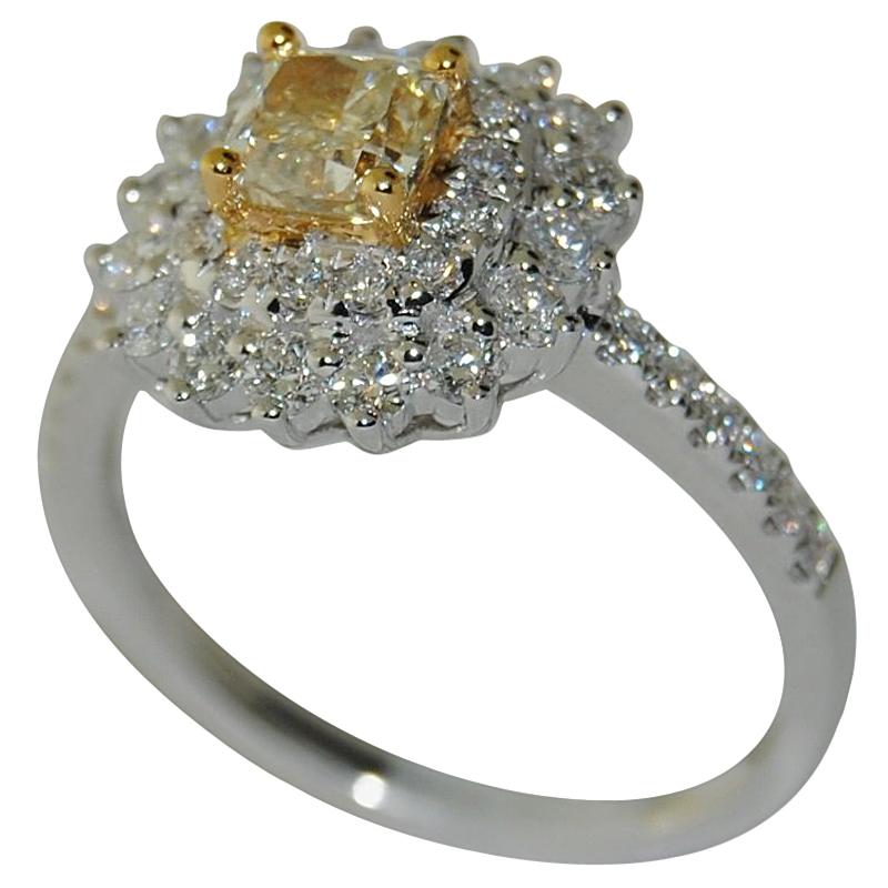 18 Karat White Gold Ladies Yellow Diamond Ring For Sale