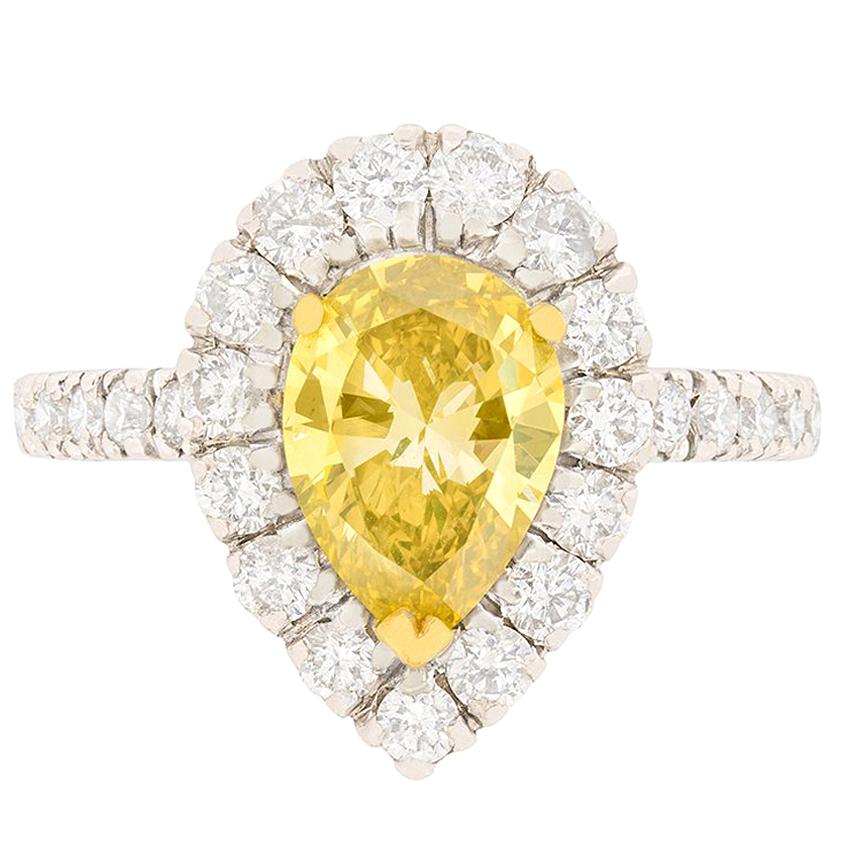 Bague de fiançailles avec halo de diamants de couleur fantaisie de 1,29 carat certifiés par le GIA en vente