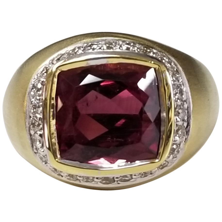 Ring "Gypsy" aus 18 Karat Gelbgold mit rosa Turmalin und Diamant im Angebot