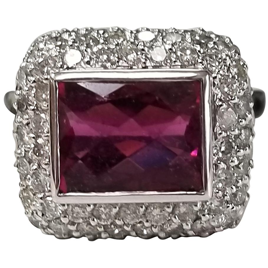 Anillo de Oro Blanco de 14 Kilates con Turmalina Rosa y Diamante
