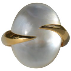 Vintage Tito Pedrini Quartz Mother of Pearl Doublet 14 Karat Gold Cocktail Ring