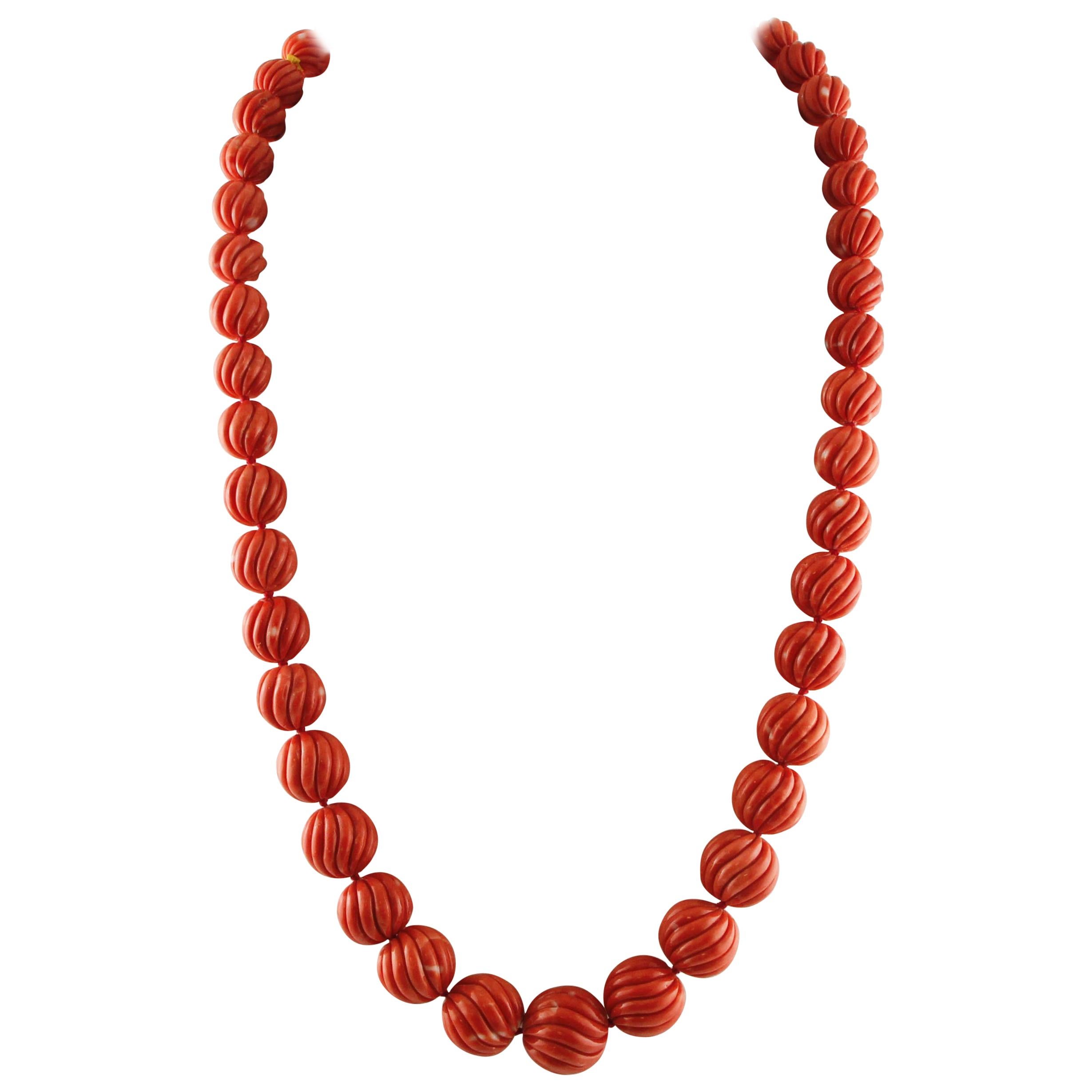 183.21 g Engraved Red Spheres Coral, Diamonds, White Gold Clasp, Beaded Necklace For Sale