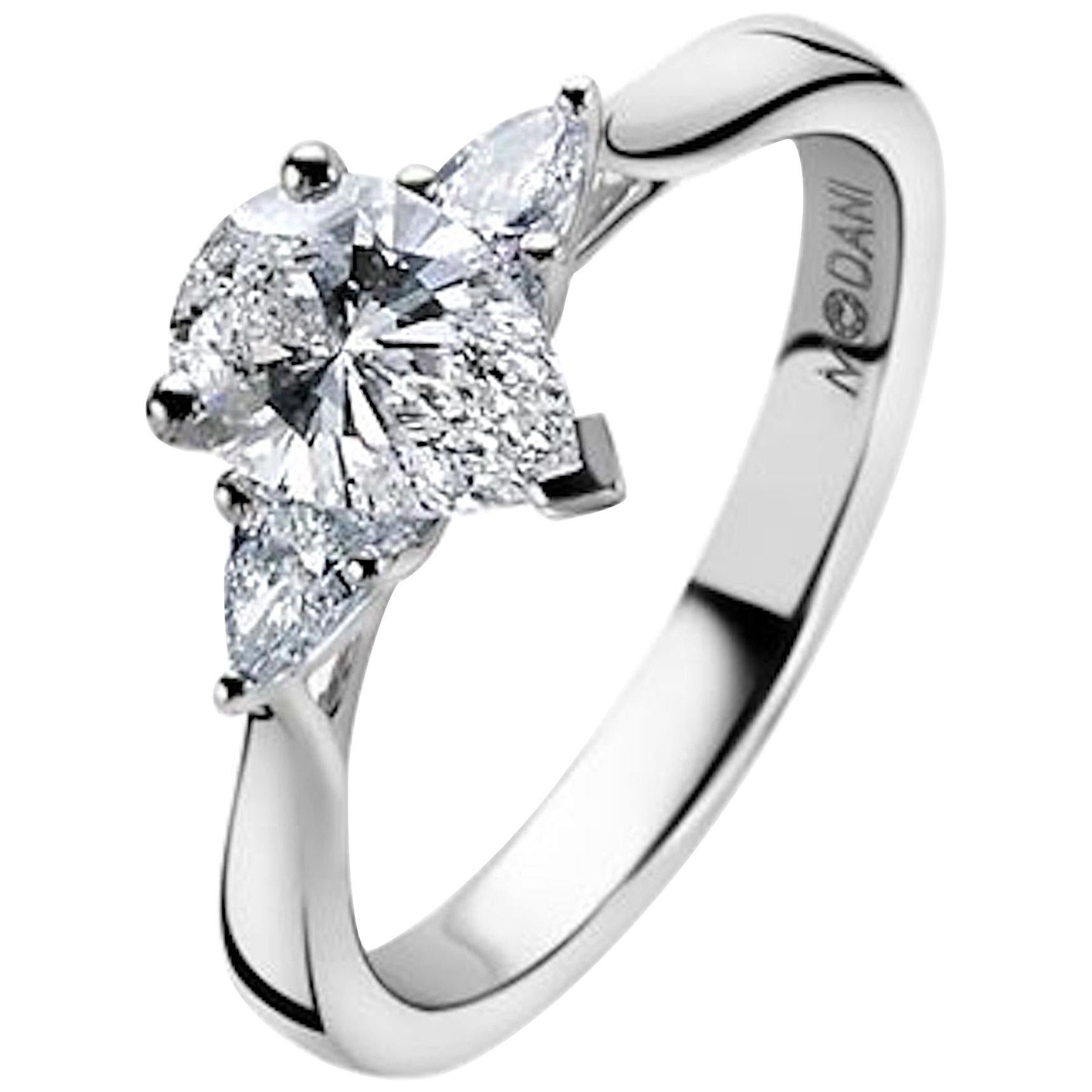 18Kt White Gold Three-Stone Engament Ring GIA Certified 0.90Ct Pear cut Diamond For Sale