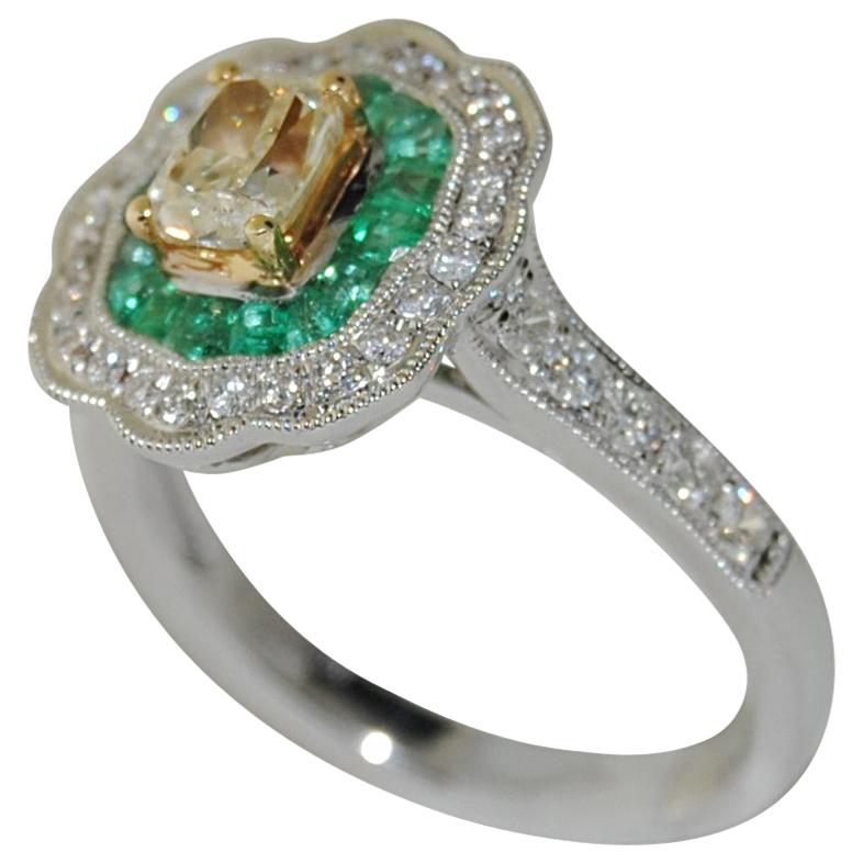 18 Karat Gold Diamond and Emerald Ladies Ring For Sale