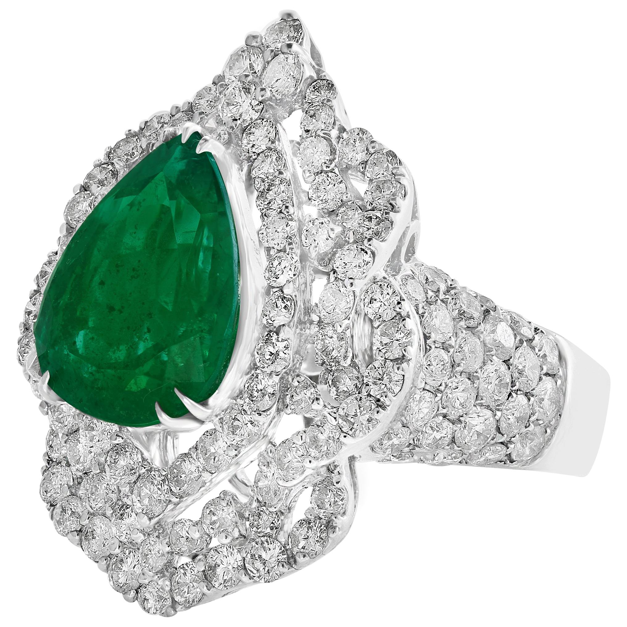 4.75 Carat Pear Cut Colombian Emerald & Diamond 18 Karat Gold Ring Estate Size 7 For Sale