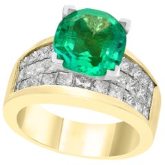 Antique 3.5 Carat Round Colombian Emerald and Princess Cut Diamond 18 Karat Gold Ring