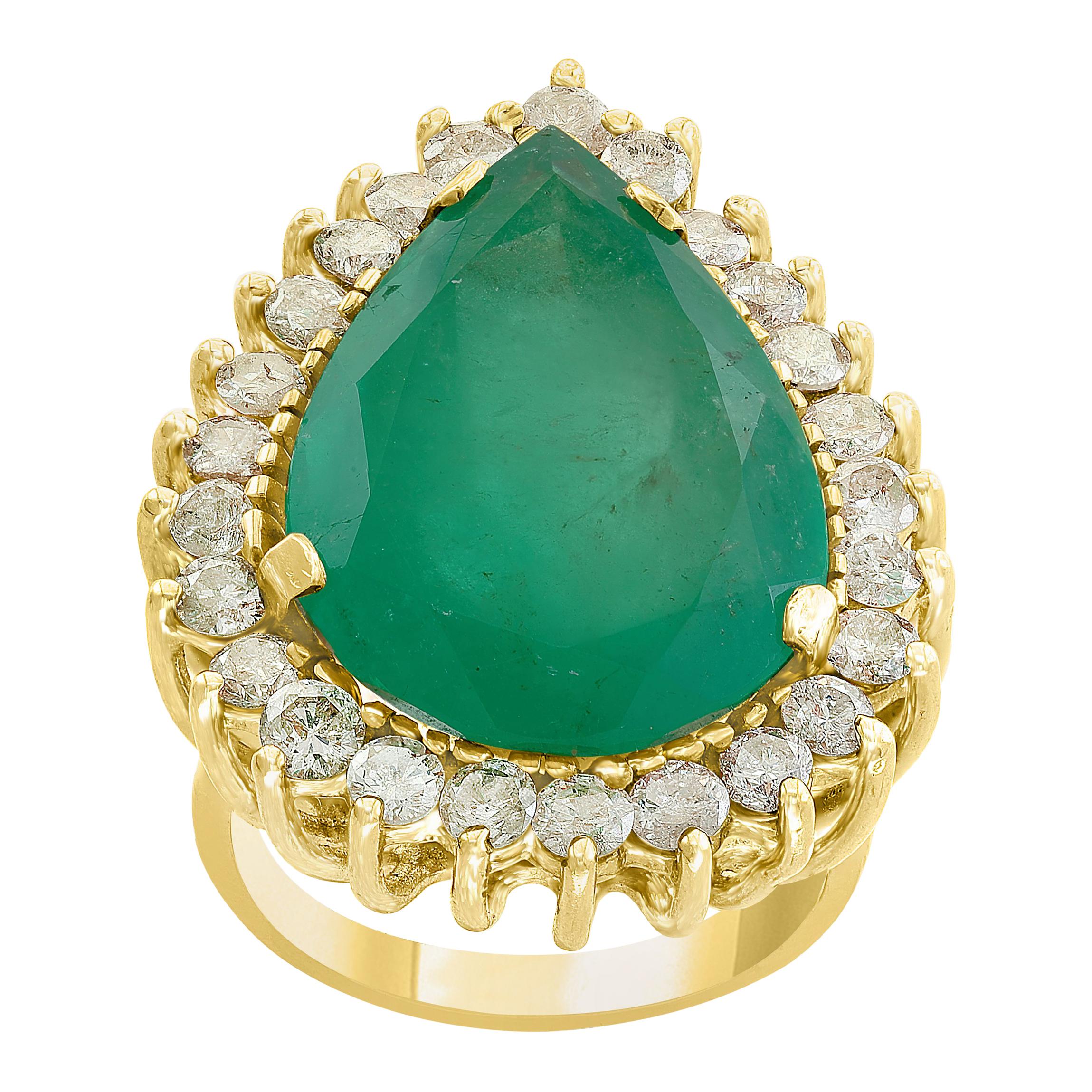 16 Carat Pear Cut Emerald and Diamond 14 Karat Gold Cocktail Ring, Estate