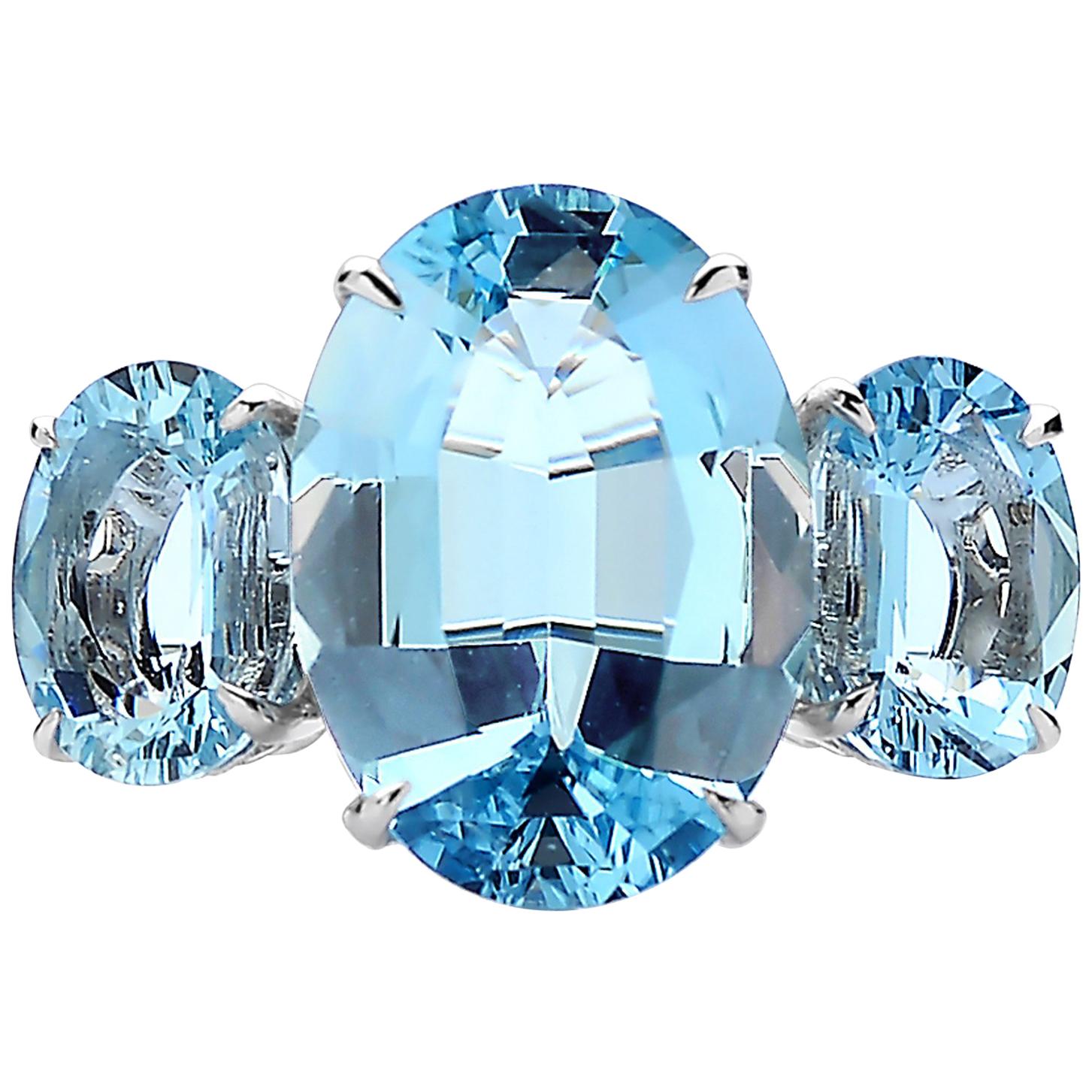 Paolo Costagli 18 Karat White Gold 8.82 Carat Aquamarine and Diamond Ring For Sale