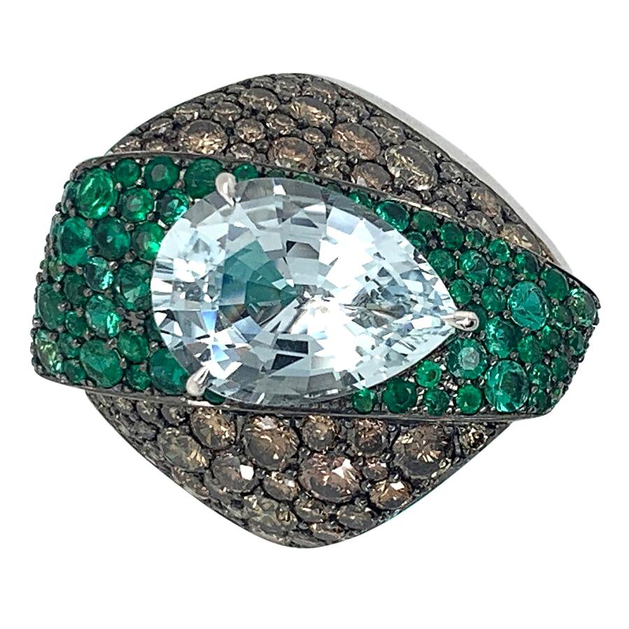 18K White Gold 5.48ct Aquamarine, Emerald, and Diamond Ring For Sale