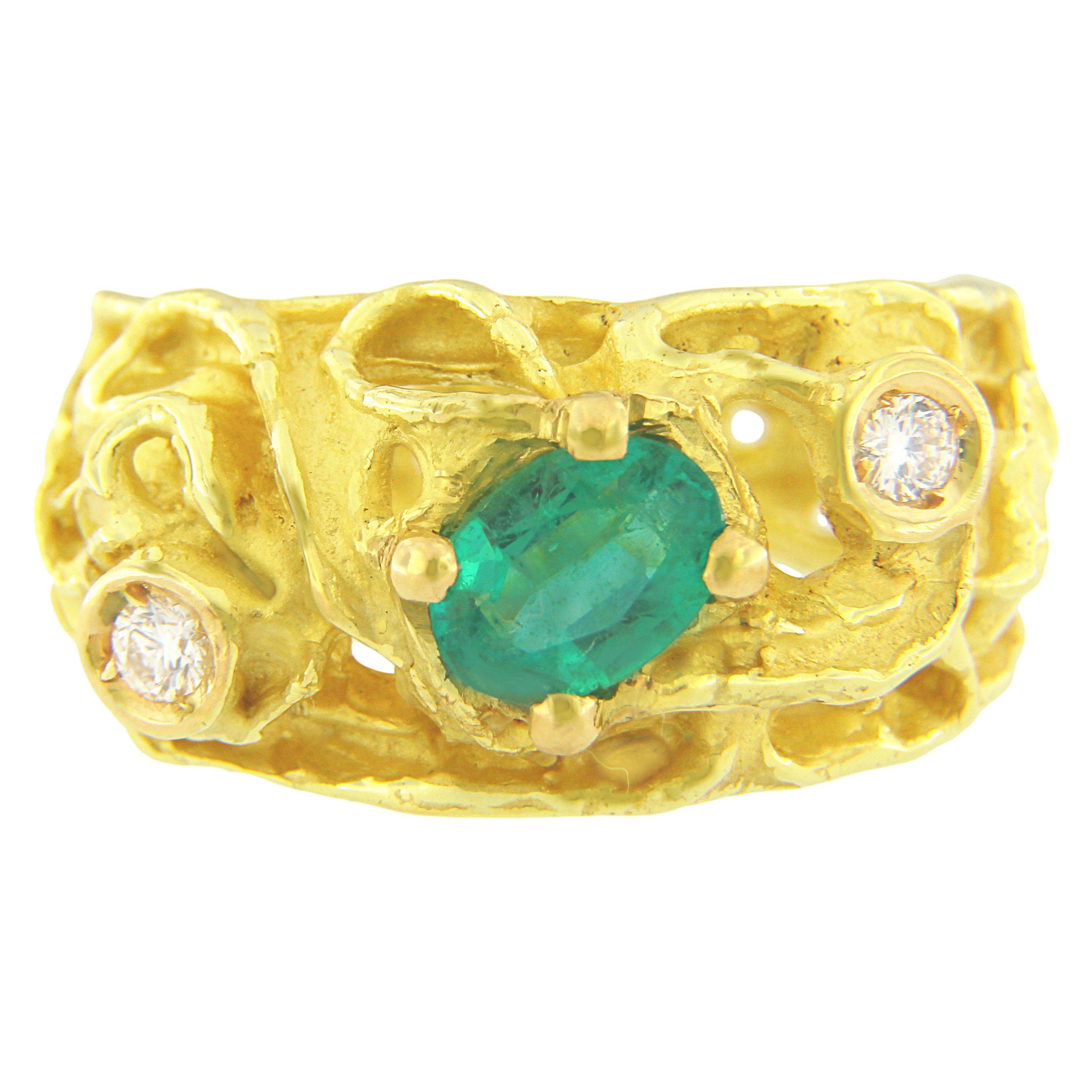 Sacchi Oval Emerald and Diamonds Gemstone 18 Karat Yellow Gold Cocktail Ring