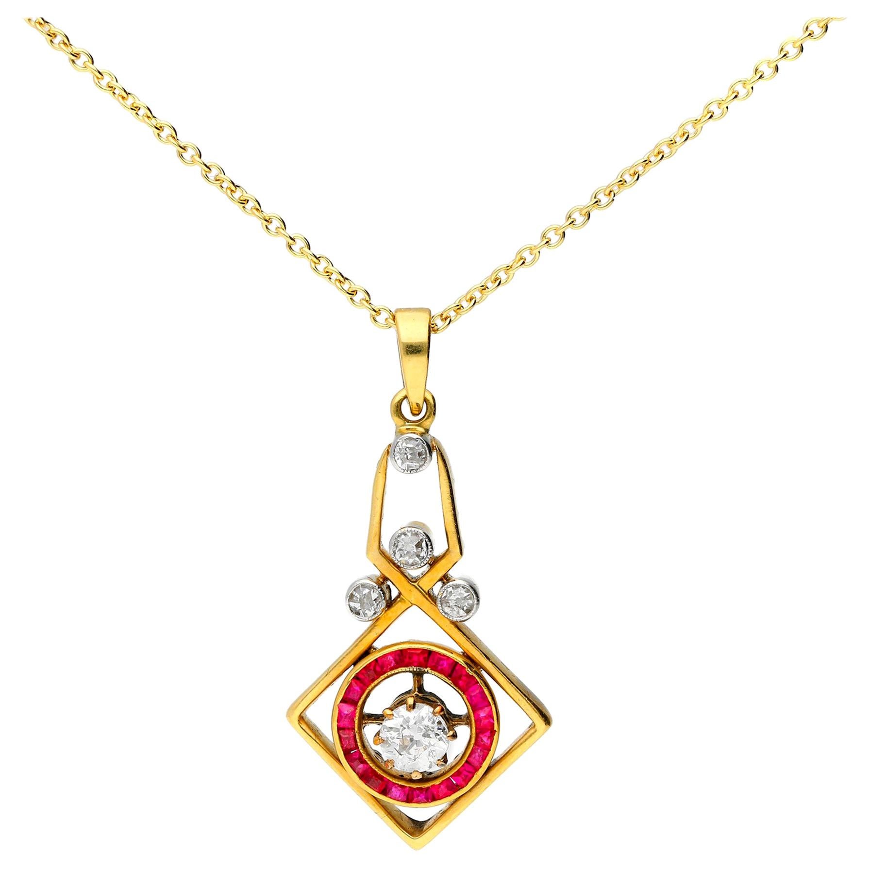 Art Deco 18 Carat Gold 0.30 Carat Diamond and Ruby Pendant For Sale