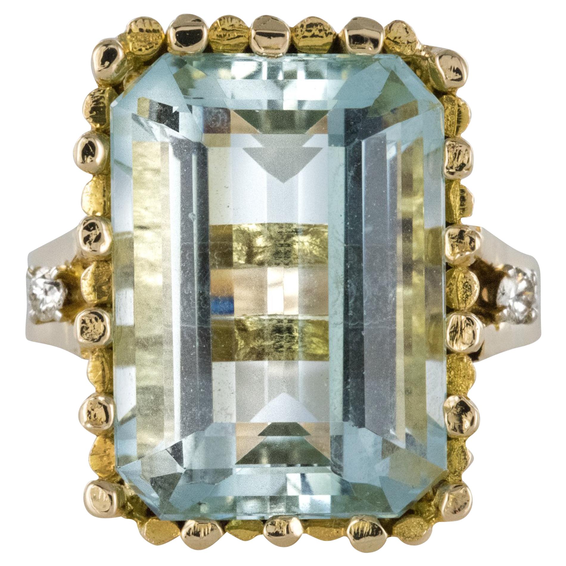 Modernist 1970s 14.20 Carat Aquamarine Diamonds Yellow Gold Ring