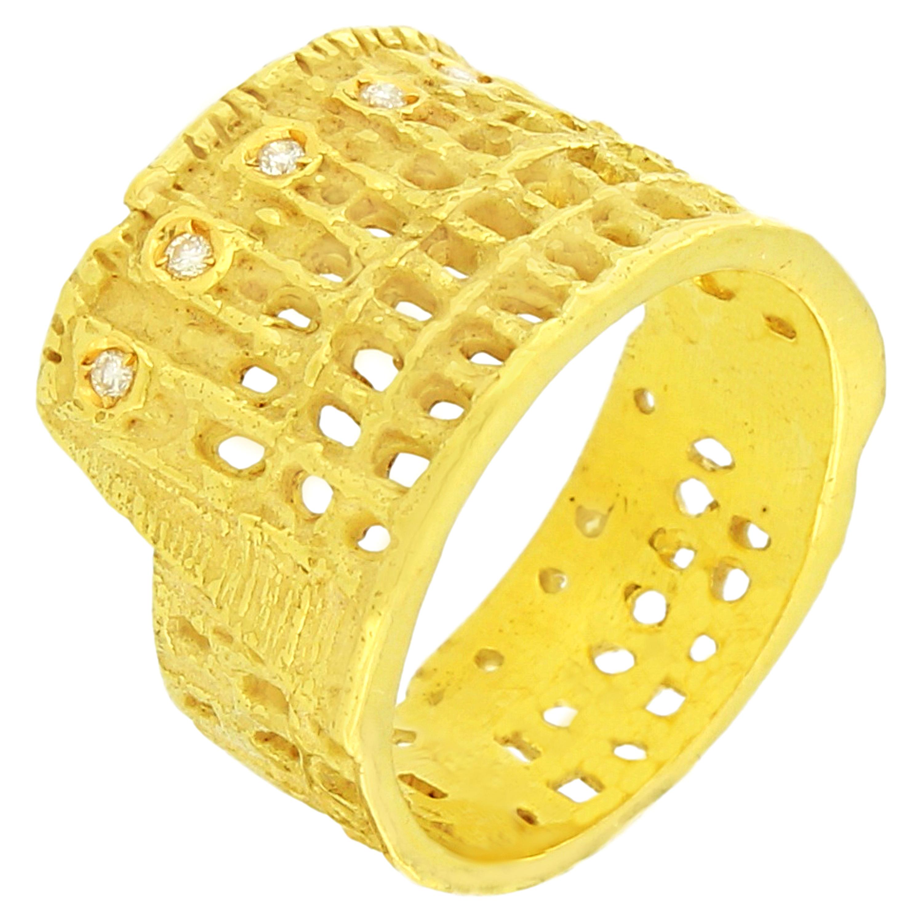 Sacchi Roman Colosseum Ring 18 Karat Yellow Gold and Diamonds Gemstone For Sale
