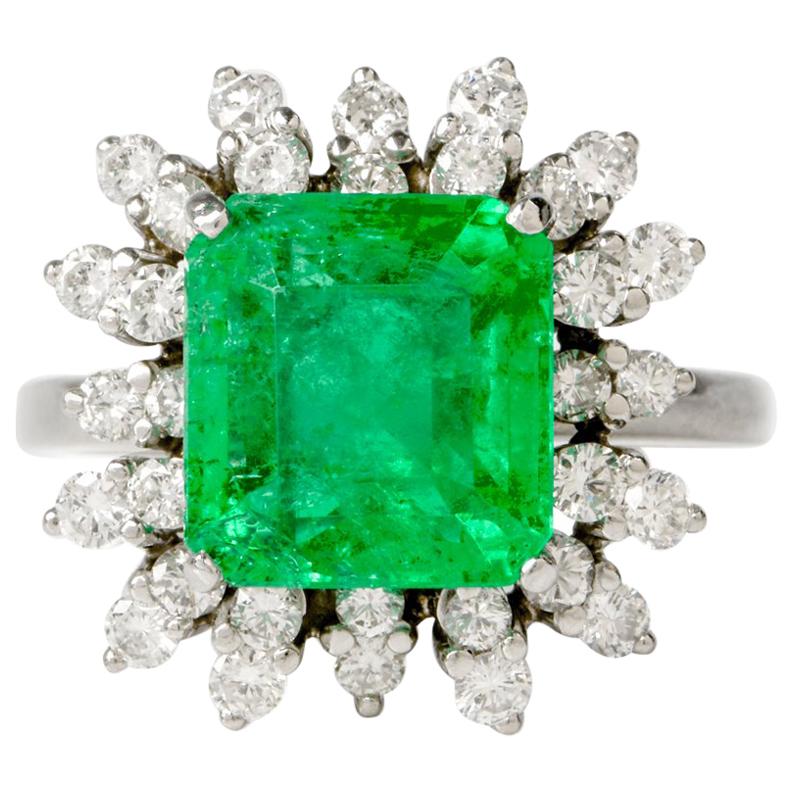 Colombian Emerald Diamond Floral 18 Karat White Gold Cocktail Ring