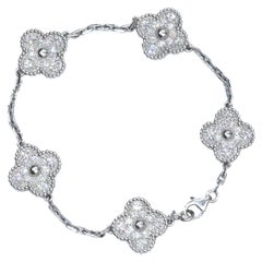 Van Cleef & Arpels Bracelet vintage Alhambra à motifs en or blanc et diamants