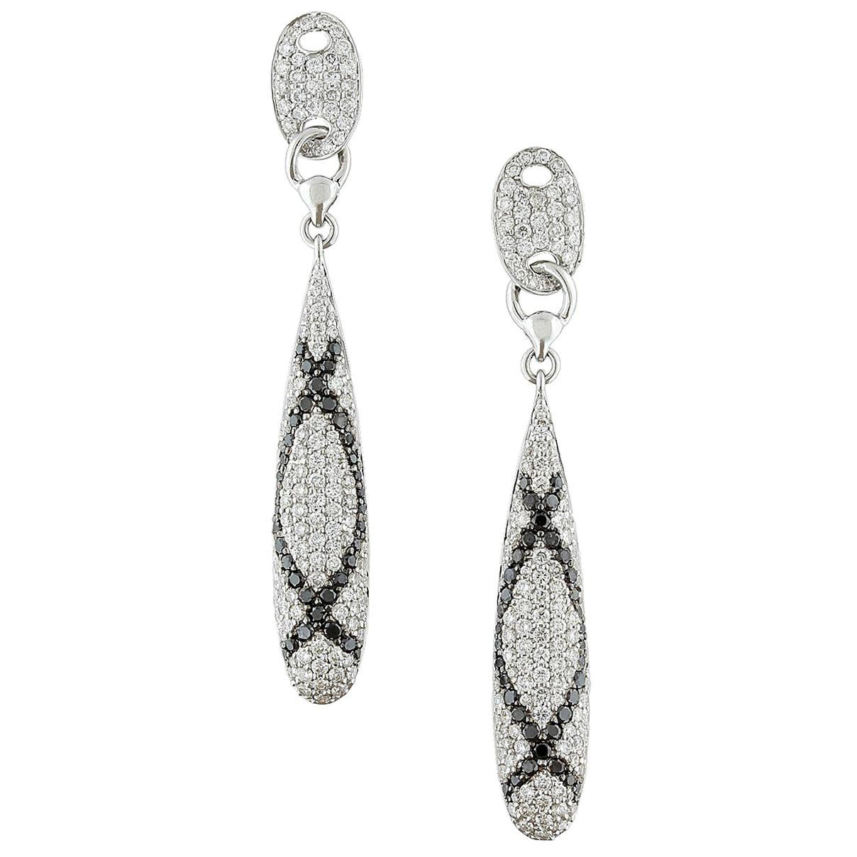 Black and White Diamond Gold Drop Earrings For Sale