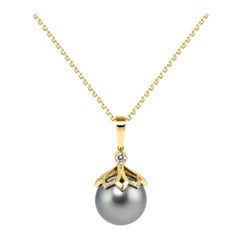 Natural Grey Tahitian Pearl and Diamond 18 Karat Yellow Gold Pendant and Chain
