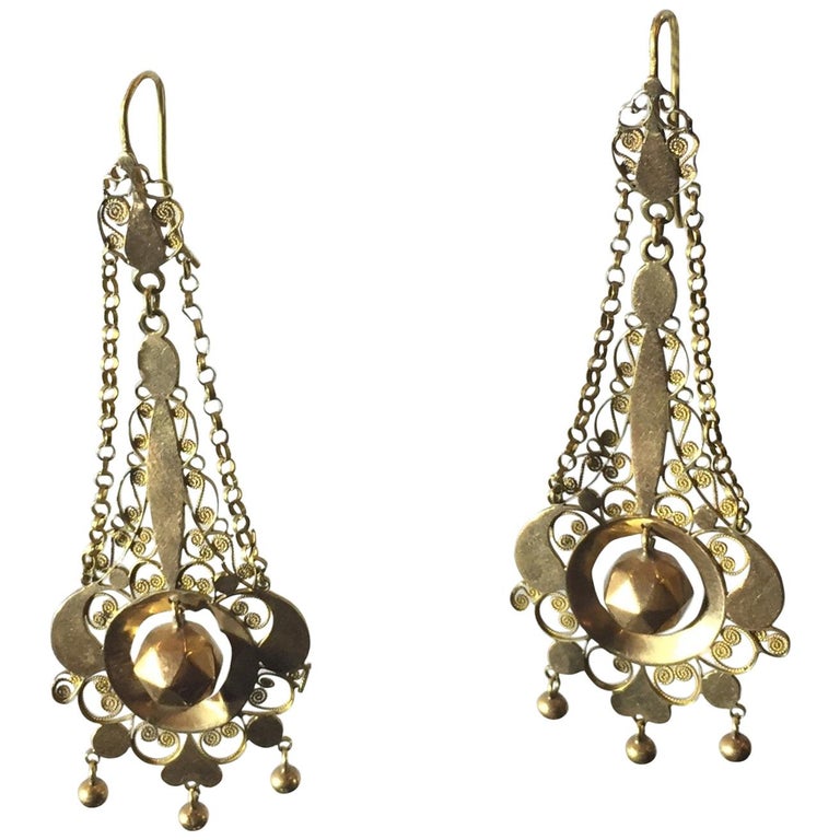 18-karat gold filigree earrings, 1810, offered by Antichita Fecarotta