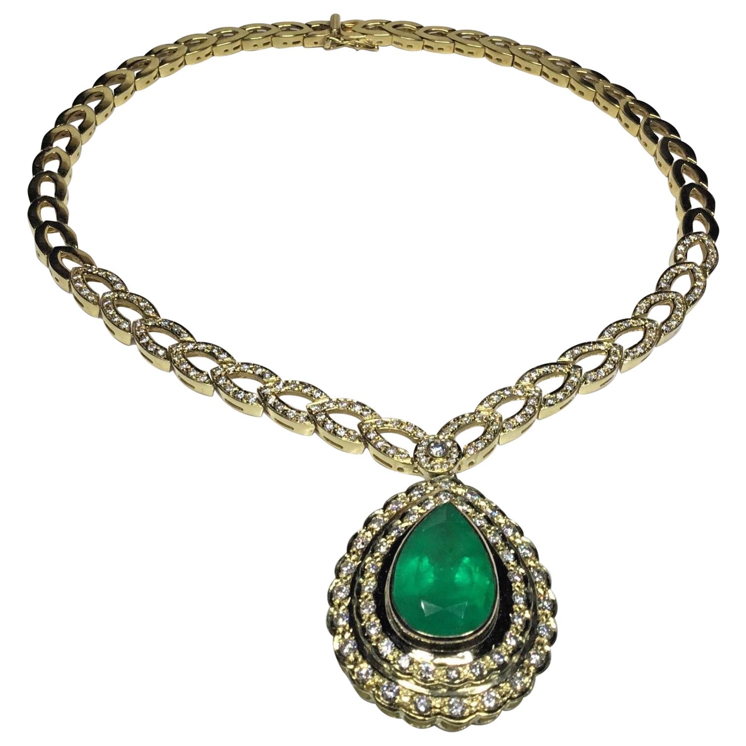 Estate 18K GIA Certified 22.39 CTW Colombian Emerald & Diamond Designer Necklace In Excellent Condition For Sale In Houston, TX