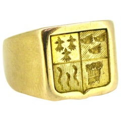 Vintage French Signet Chevaliere Yellow Gold 1940s Ring