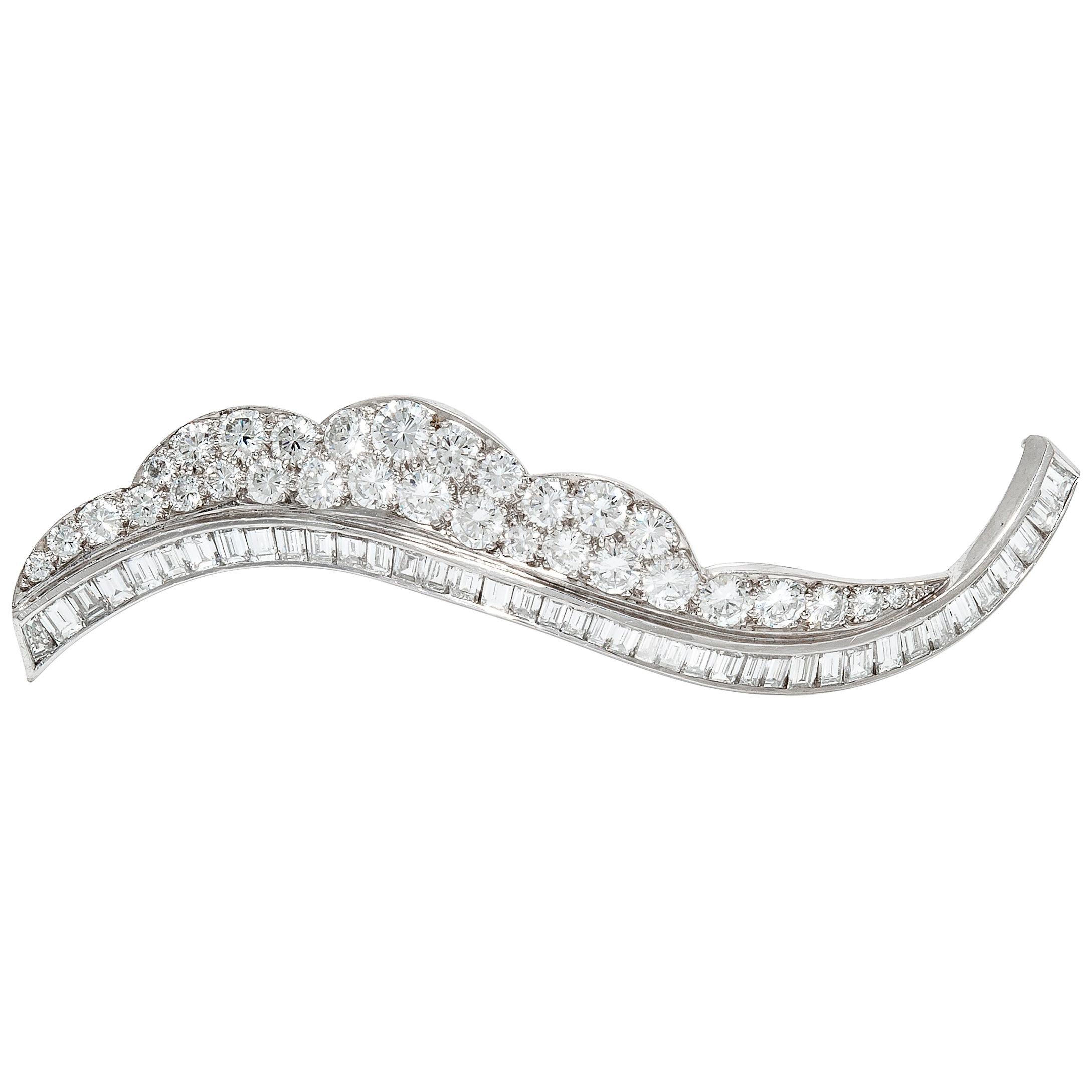 Platinum Brooch with Baguette Cut and Diamond