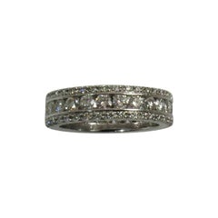 Favero 18 Karat White Gold Round Diamond Eternity Band Ring