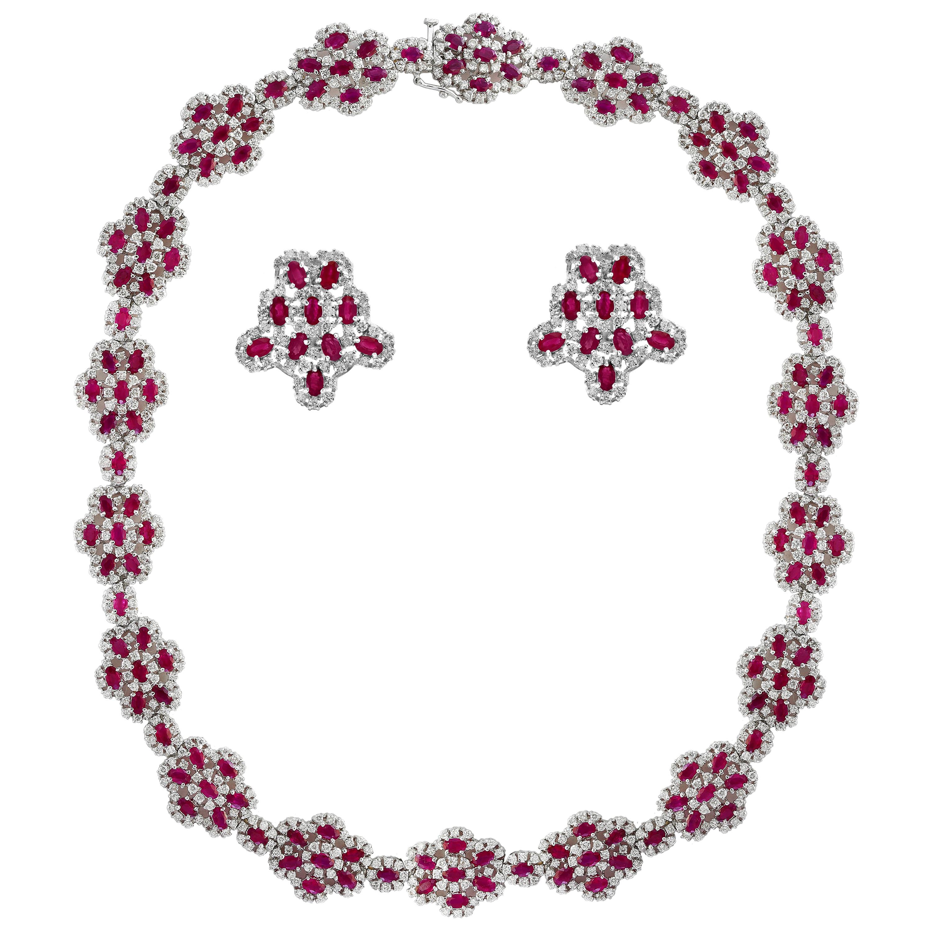 Suite de colliers en or 18 carats avec rubis taille ovale de 45 carats et diamants de 28 carats, mariage en vente