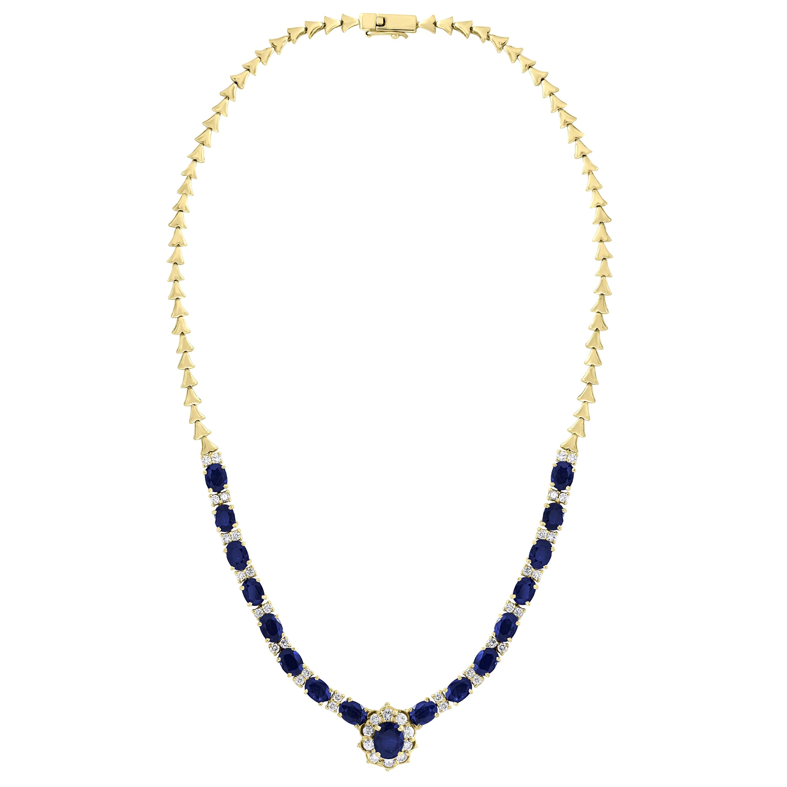 17 Carat Oval Sapphire and 3.5 Carat Diamonds Necklace 18 Karat Yellow Gold For Sale