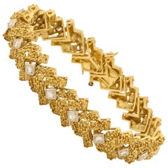 1960s Gold Nugget Pattern Diamond and Gold Flexible Link Bracelet